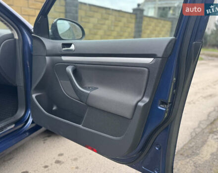 Синий Фольксваген Гольф, объемом двигателя 1.6 л и пробегом 235 тыс. км за 7950 $, фото 34 на Automoto.ua