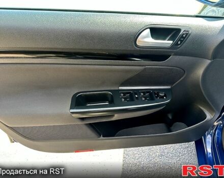 Синий Фольксваген Гольф, объемом двигателя 2 л и пробегом 207 тыс. км за 9950 $, фото 3 на Automoto.ua