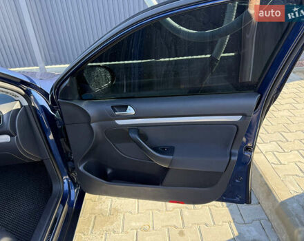 Синий Фольксваген Гольф, объемом двигателя 2 л и пробегом 340 тыс. км за 12000 $, фото 35 на Automoto.ua