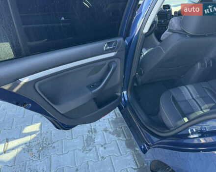 Синий Фольксваген Гольф, объемом двигателя 2 л и пробегом 340 тыс. км за 12000 $, фото 18 на Automoto.ua