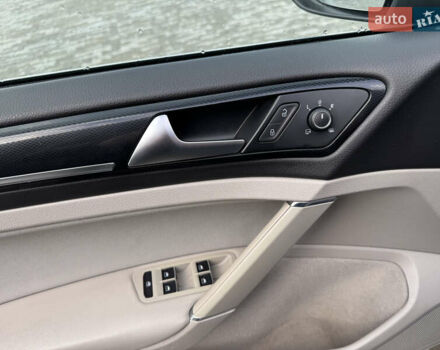 Синий Фольксваген Гольф, объемом двигателя 1.6 л и пробегом 280 тыс. км за 8999 $, фото 18 на Automoto.ua