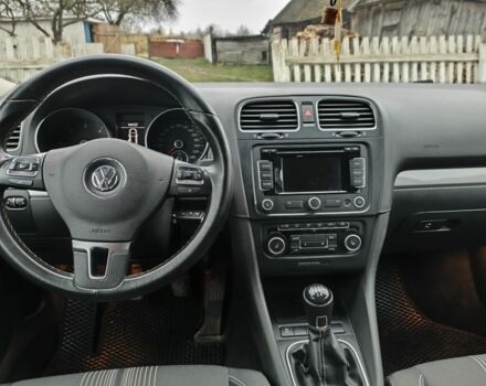 Синий Фольксваген Гольф, объемом двигателя 1.6 л и пробегом 247 тыс. км за 8700 $, фото 4 на Automoto.ua