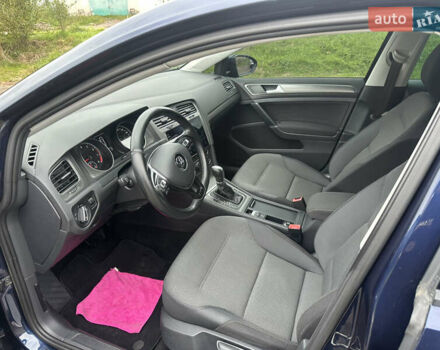 Синий Фольксваген Гольф, объемом двигателя 1.2 л и пробегом 225 тыс. км за 9999 $, фото 13 на Automoto.ua