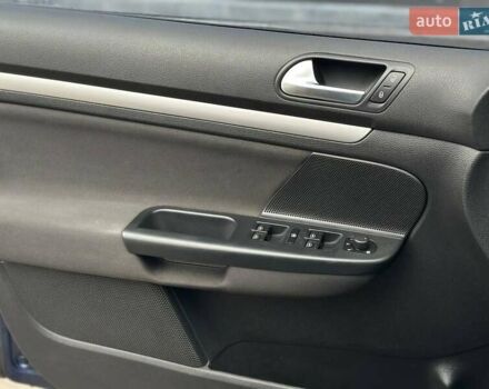 Синій Фольксваген Гольф, об'ємом двигуна 1.6 л та пробігом 368 тис. км за 6900 $, фото 18 на Automoto.ua