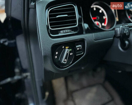 Синий Фольксваген Гольф, объемом двигателя 1.6 л и пробегом 251 тыс. км за 11490 $, фото 32 на Automoto.ua