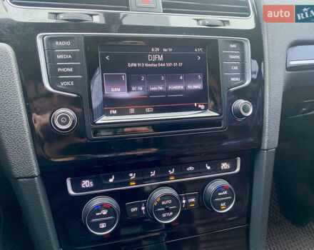 Синий Фольксваген Гольф, объемом двигателя 1.6 л и пробегом 250 тыс. км за 11500 $, фото 10 на Automoto.ua