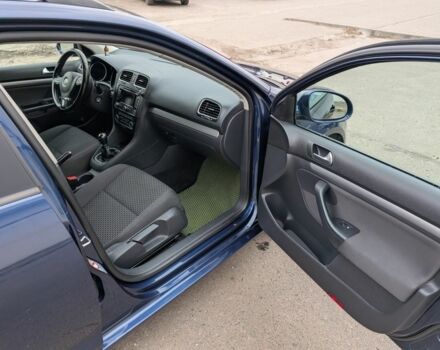 Синій Фольксваген Гольф, об'ємом двигуна 1.6 л та пробігом 294 тис. км за 8900 $, фото 8 на Automoto.ua