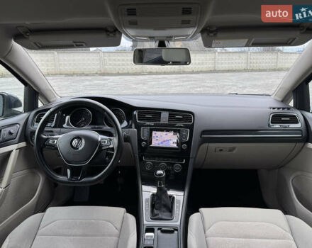 Синий Фольксваген Гольф, объемом двигателя 1.6 л и пробегом 280 тыс. км за 8999 $, фото 39 на Automoto.ua