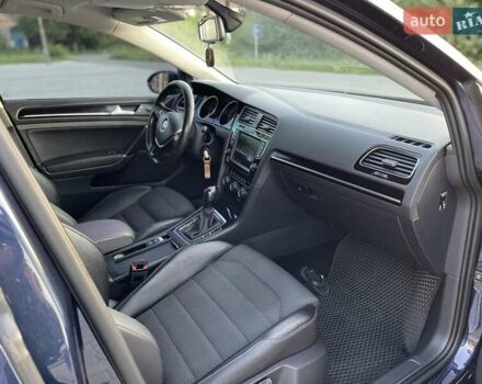 Фольксваген Гольф 2014 в Хмельницком на Automoto.ua Синий Фольксваген Гольф, объемом двигателя 1.6 л и пробегом 264 тыс. км за 11800 $, фото 15 на Automoto.ua
