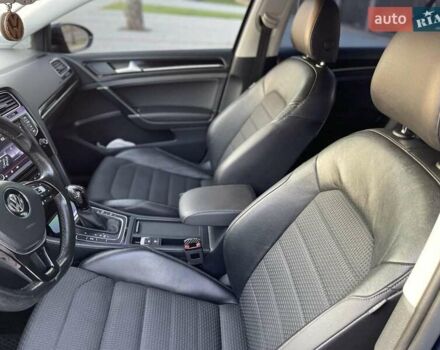 Фольксваген Гольф 2014 в Хмельницком на Automoto.ua Синий Фольксваген Гольф, объемом двигателя 1.6 л и пробегом 264 тыс. км за 11800 $, фото 1 на Automoto.ua