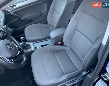 Синий Фольксваген Гольф, объемом двигателя 1.6 л и пробегом 205 тыс. км за 10950 $, фото 19 на Automoto.ua