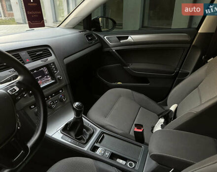 Синий Фольксваген Гольф, объемом двигателя 1.6 л и пробегом 277 тыс. км за 9400 $, фото 37 на Automoto.ua