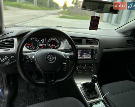 Синий Фольксваген Гольф, объемом двигателя 1.6 л и пробегом 277 тыс. км за 9400 $, фото 19 на Automoto.ua