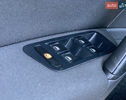 Синій Фольксваген Гольф, об'ємом двигуна 1.6 л та пробігом 365 тис. км за 9750 $, фото 32 на Automoto.ua