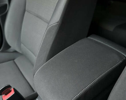 Синий Фольксваген Гольф, объемом двигателя 1.6 л и пробегом 277 тыс. км за 9400 $, фото 26 на Automoto.ua