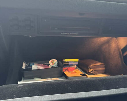 Синий Фольксваген Гольф, объемом двигателя 1.97 л и пробегом 145 тыс. км за 15000 $, фото 12 на Automoto.ua