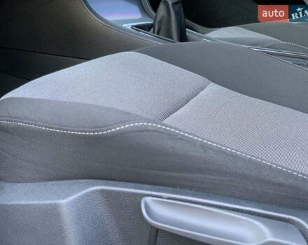 Синій Фольксваген Гольф, об'ємом двигуна 1.6 л та пробігом 365 тис. км за 9750 $, фото 40 на Automoto.ua