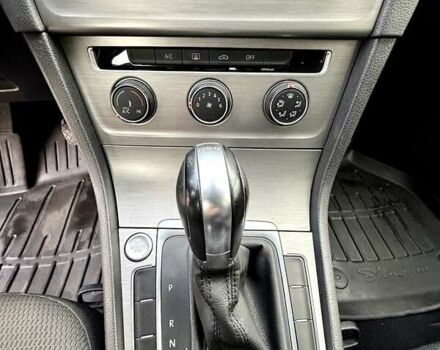 Синий Фольксваген Гольф, объемом двигателя 2 л и пробегом 60 тыс. км за 14000 $, фото 14 на Automoto.ua