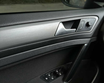 Синий Фольксваген Гольф, объемом двигателя 1.6 л и пробегом 277 тыс. км за 9400 $, фото 28 на Automoto.ua