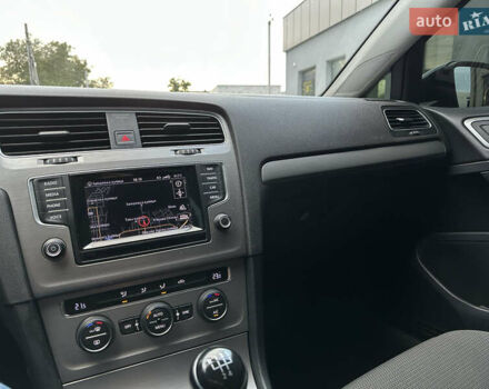 Синий Фольксваген Гольф, объемом двигателя 1.6 л и пробегом 277 тыс. км за 9400 $, фото 34 на Automoto.ua