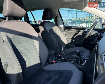 Фольксваген Гольф 2016 в Червонограде на Automoto.ua Синий Фольксваген Гольф, объемом двигателя 1.6 л и пробегом 278 тыс. км за 12005 $, фото 37 на Automoto.ua