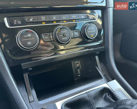 Фольксваген Гольф 2016 в Червонограде на Automoto.ua Синий Фольксваген Гольф, объемом двигателя 1.6 л и пробегом 278 тыс. км за 12005 $, фото 60 на Automoto.ua