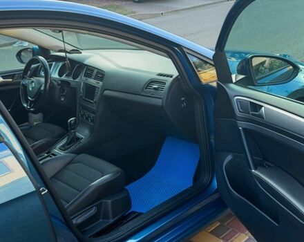 Синий Фольксваген Гольф, объемом двигателя 1.6 л и пробегом 304 тыс. км за 11800 $, фото 4 на Automoto.ua