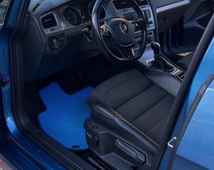 Синий Фольксваген Гольф, объемом двигателя 1.6 л и пробегом 304 тыс. км за 11800 $, фото 3 на Automoto.ua