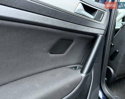 Синий Фольксваген Гольф, объемом двигателя 1.8 л и пробегом 213 тыс. км за 11999 $, фото 17 на Automoto.ua