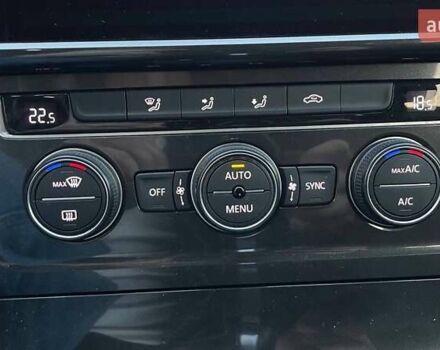 Синий Фольксваген Гольф, объемом двигателя 1.6 л и пробегом 239 тыс. км за 12990 $, фото 20 на Automoto.ua