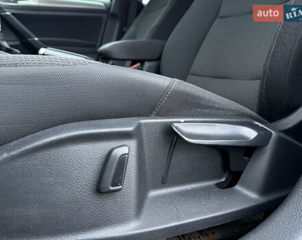 Синий Фольксваген Гольф, объемом двигателя 1.8 л и пробегом 213 тыс. км за 11999 $, фото 14 на Automoto.ua