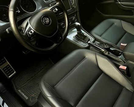 Синий Фольксваген Гольф, объемом двигателя 1.8 л и пробегом 177 тыс. км за 13500 $, фото 5 на Automoto.ua