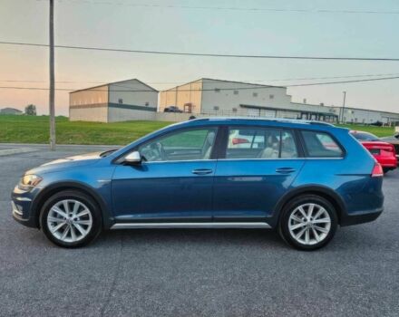 Синий Фольксваген Гольф, объемом двигателя 1.8 л и пробегом 46 тыс. км за 12000 $, фото 4 на Automoto.ua