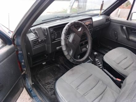 Фольксваген Гольф 1987 в Глобино на Automoto.ua Синий Фольксваген Гольф, объемом двигателя 0 л и пробегом 300 тыс. км за 910 $, фото 1 на Automoto.ua
