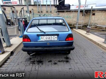 Синий Фольксваген Гольф, объемом двигателя 1.6 л и пробегом 350 тыс. км за 1000 $, фото 1 на Automoto.ua