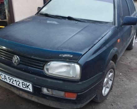 Синий Фольксваген Гольф, объемом двигателя 1.9 л и пробегом 300 тыс. км за 1330 $, фото 1 на Automoto.ua