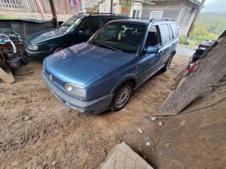 Фольксваген Гольф 1993 в Перечине на Automoto.ua Синий Фольксваген Гольф, объемом двигателя 1.9 л и пробегом 200 тыс. км за 777 $, фото 1 на Automoto.ua