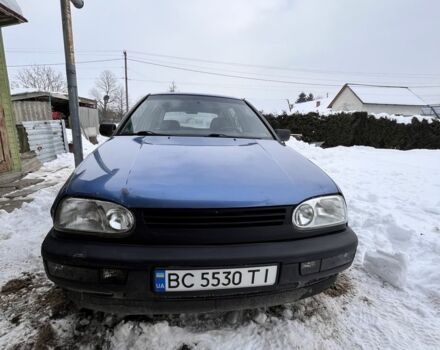 Синий Фольксваген Гольф, объемом двигателя 1.6 л и пробегом 81 тыс. км за 2350 $, фото 1 на Automoto.ua