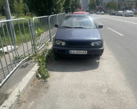 Синий Фольксваген Гольф, объемом двигателя 1.6 л и пробегом 200 тыс. км за 700 $, фото 1 на Automoto.ua