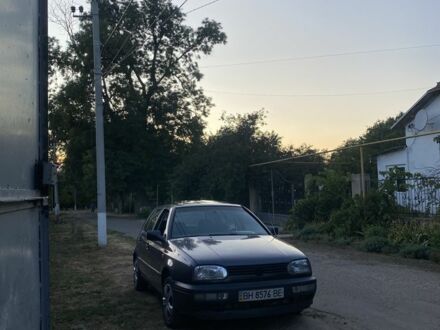 Синий Фольксваген Гольф, объемом двигателя 1.8 л и пробегом 300 тыс. км за 1500 $, фото 1 на Automoto.ua