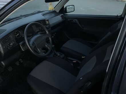 Фольксваген Гольф 1994 в Виннице на Automoto.ua Синий Фольксваген Гольф, объемом двигателя 1.6 л и пробегом 170 тыс. км за 2199 $, фото 1 на Automoto.ua