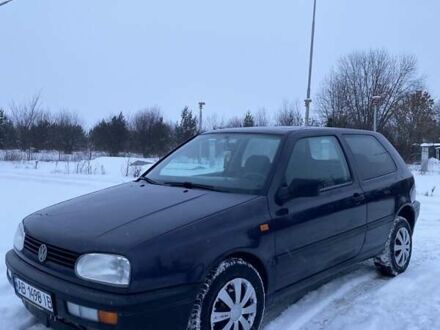 Синий Фольксваген Гольф, объемом двигателя 1.6 л и пробегом 190 тыс. км за 2250 $, фото 1 на Automoto.ua