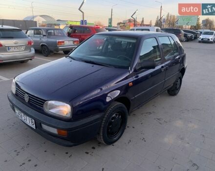 Синий Фольксваген Гольф, объемом двигателя 1.6 л и пробегом 223 тыс. км за 2200 $, фото 1 на Automoto.ua