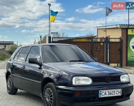Синий Фольксваген Гольф, объемом двигателя 1.39 л и пробегом 225 тыс. км за 2500 $, фото 1 на Automoto.ua