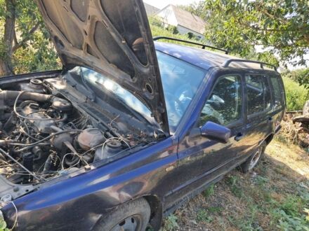 Синий Фольксваген Гольф, объемом двигателя 1.78 л и пробегом 215 тыс. км за 723 $, фото 1 на Automoto.ua