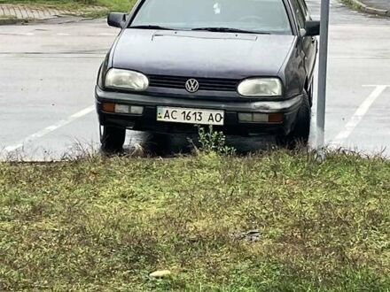 Синий Фольксваген Гольф, объемом двигателя 1.6 л и пробегом 300 тыс. км за 1700 $, фото 1 на Automoto.ua