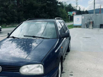 Синий Фольксваген Гольф, объемом двигателя 1.39 л и пробегом 243 тыс. км за 2300 $, фото 1 на Automoto.ua