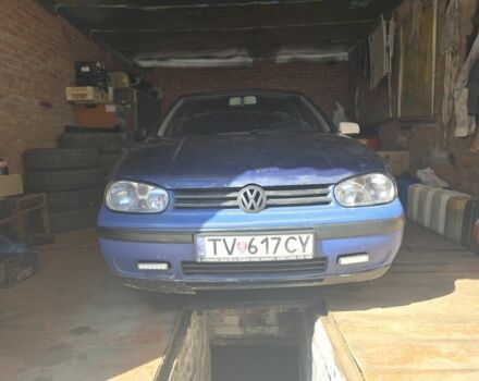 Синий Фольксваген Гольф, объемом двигателя 2 л и пробегом 300 тыс. км за 900 $, фото 1 на Automoto.ua
