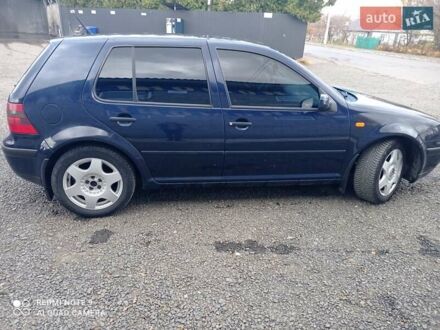 Синий Фольксваген Гольф, объемом двигателя 1.6 л и пробегом 300 тыс. км за 3600 $, фото 1 на Automoto.ua