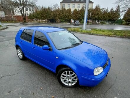 Синий Фольксваген Гольф, объемом двигателя 1.6 л и пробегом 340 тыс. км за 3350 $, фото 1 на Automoto.ua